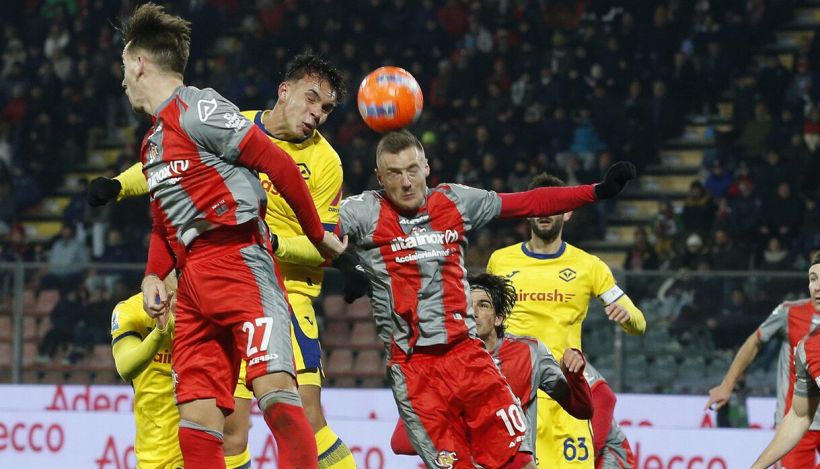 Cremonese-Verona, moviola: per Vardy serata da incubo con doppia beffa, dubbi su gol annullato nel finale