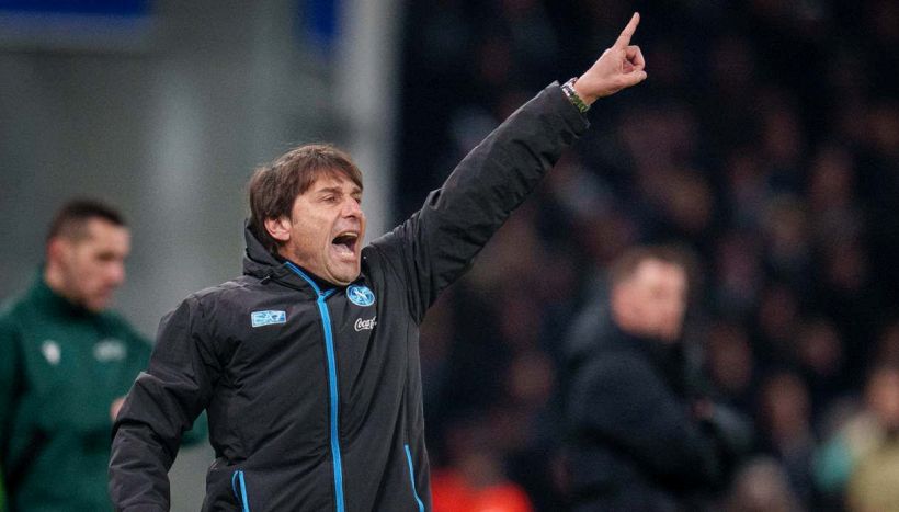 Napoli, tensione alle stelle: Conte tra allarme Champions e fuoco amico, l’errore di De Laurentiis sul mercato