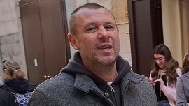 Cassano torna a Bari e spiazza i tifosi: 'Tenetevi stretto De Laurentiis'. Scoppia la contestazione