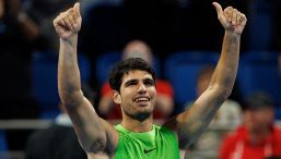 Doha, Alcaraz parte con una vittoria convincente su Rinderknech: è la numero 150 sul cemento (Sinner è a 233)