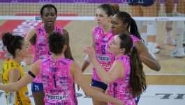 Volley femminile, De Gennaro è già certa del primato: Antropova-Egonu, sprint per secondo e terzo posto