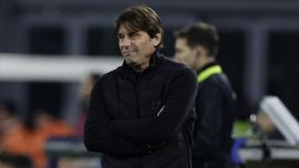 Napoli, Conte spiazza: l’indizio sul futuro, Alisson Santos e la bordata a Lang, la retromarcia sugli infortuni