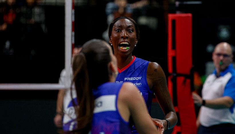Volley femminile, Egonu trascina Milano con l'Olympiacos: 3-0 e quarti ipotecati. Derby Novara-Scandicci