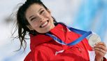 L'argento di Eileen Gu nello slopestyle, chi è la regina del freestyle globale cinese e americana da 23 milioni di dollari