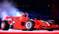 Milano-Cortina, quando la Ferrari illuminò la cerimonia di apertura di Torino 2006, i burnout di Luca Badoer