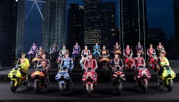 Bagnaia, Marquez, Acosta e Quartararo: niente annunci di Ducati, Yamaha e Honda. La protesta violata da Aprilia