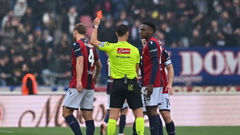 Bologna-Parma, ancora polemica Var: rosso dopo soli 20' a Pobega e gol annullato per offside dubbio, finale incredibile