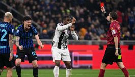 Inter-Juventus, Spalletti e Comolli furiosi: l'aggressione a La Penna. Bastoni la combina grossa, rischia la squalifica?