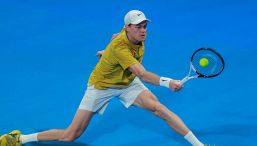 Doha, tutto facile per Sinner contro Machac: al servizio Jannik è ingiocabile, pratica risolta in un'oretta