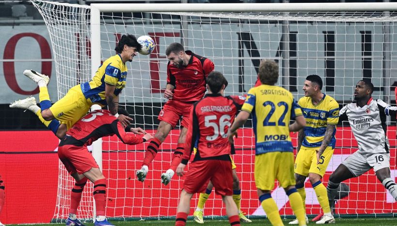 Furia Milan contro arbitro e Var: il gol del Parma di Troilo e il mancato rigore su Leao scatenano la bufera