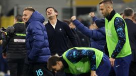 Inter a Lecce senza tre big: dopo il caso Bastoni e il ko in Champions l’appello di Chivu, quando torna Lautaro