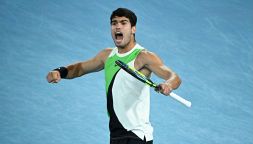 Alcaraz supera Djokovic e Nadal e riscrive la storia all’Australian Open: Nole s’illude, ma Carlos non è Sinner