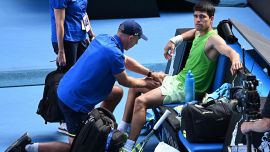 Sinner e Alcaraz tutelati, Becker dà ragione a Zverev e lancia l’allarme: Carlos polemico con l’Australian Open