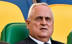 Lazio, tra caos Romagnoli e contestazione dei tifosi Lotito sorride: ecco il motivo