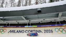 Milano Cortina 2026, è guerra anche tra le tv: lo schiaffo di Sky alla Rai, l’annuncio di Bragagna scatena i social
