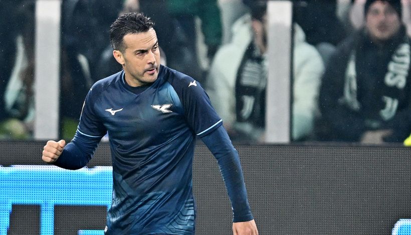 Lazio, paura per Pedro: esce in lacrime contro il Bologna, si teme grave infortunio