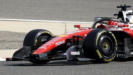 Test F1, Leclerc fa sorridere la Ferrari, ancora problemi per Red Bull e Mercedes, Hamilton e Verstappen ai box