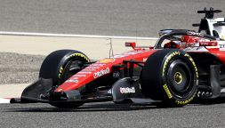 Test F1, Leclerc fa sorridere la Ferrari, ancora problemi per Red Bull e Mercedes, Hamilton e Verstappen ai box