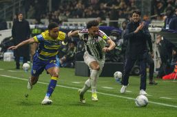 Juventus, Kelly svela un retroscena di spogliatoio: si scatena il derby di Milano per McKennie, lo United piomba su Kalulu