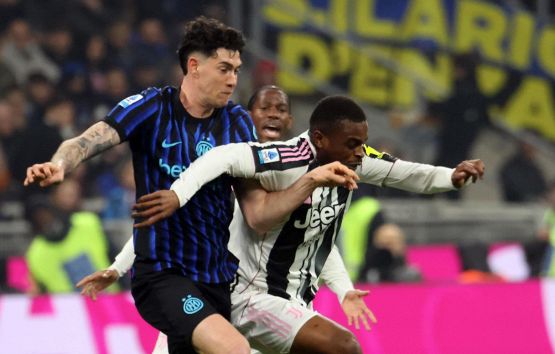 Inter-Juventus, Kalulu rosso e polemica: Bastoni simula e La Penna ci casca. Tifosi furiosi, anche Di Gregorio nel mirino