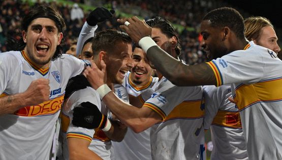 Serie A, il Lecce piega il Cagliari con Gandelman e Ramadani e stravolge gli equilibri della lotta salvezza