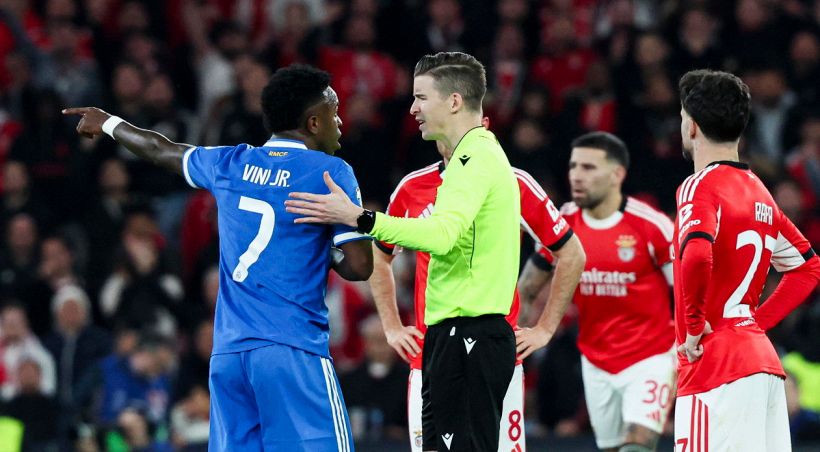 Giallo razzismo in Benfica-Real: Vinicius accusa Prestianni, gara ferma per 10’. Nel finale espulso Mourinho