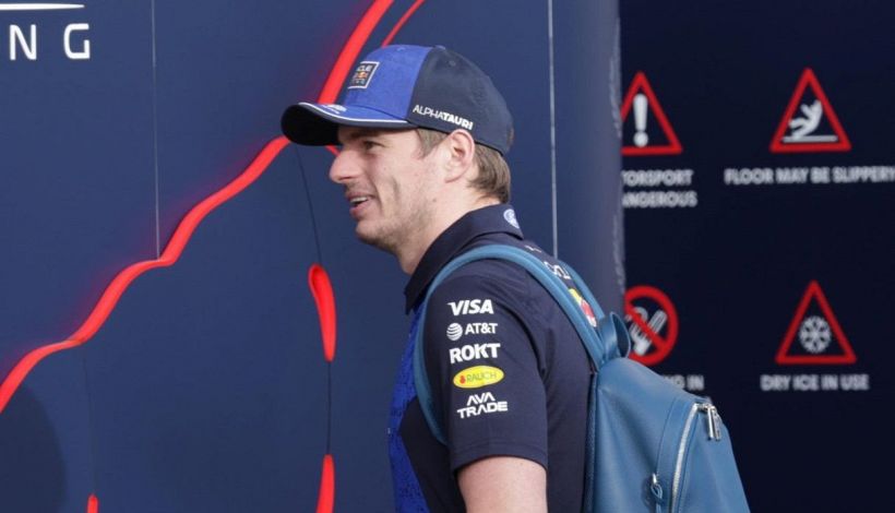 F1 in posa in Bahrain ma Verstappen è dissacrante: "Al bagno siamo tutti uguali". Vanzini uscito dall'ospedale
