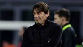Napoli, Conte sulla graticola: il veleno di Lang e l’accusa dei tifosi 
