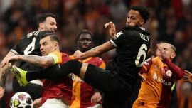 Juventus, per Kelly offese razziste dai tifosi dopo gli errori col Galatasaray: il difensore passa all’azione
