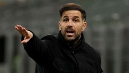 Como, Fabregas non è più l’enfant prodige: Capello e Di Canio stroncano il tecnico. I social: “Peggio di Bastoni”