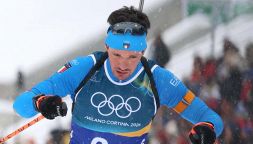 Tommaso Giacomel, la beffa clamorosa: è in testa ma accusa un malore, cosa è successo. La maledizione Milano Cortina