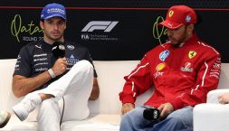 Sainz risponde a Hamilton: "Nessuna laurea". Herbert punge la Ferrari ma Ecclestone avverte: "State attenti"