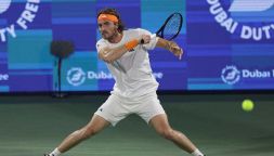 Tsitsipas squarcia il velo sul mondo del tennis, l’onesta è brutale: “Questione di soldi”, poi la stoccata a Ivanisevic