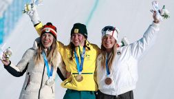 Milano Cortina Olimpiadi 13 febbraio: Klaebo padrone della neve, Malinin si scioglie sul ghiaccio. Italia, bronzo Moioli