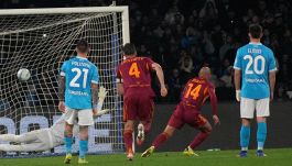 Gol e highlights di Serie A, Napoli-Roma: la risposta di Alisson