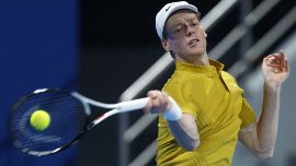 Doha, Sinner batte Popyrin sotto gli occhi di Laila e trova Mensik: Tsitsipas, la vendetta è dolce su Medvedev