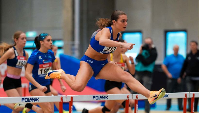 Alessia Succo risponde a Doualla: clamoroso record mondiale nei 60 ostacoli. L’Italia ha una nuova stella dello sprint