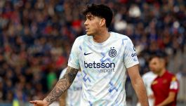 Inter, Bastoni e il Barcellona: cosa c’è di vero e quanto costa il difensore