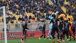 Lecce-Cremonese, moviola: arbitro e Var mandano Nicola ko, annullato il 2-2 all’85’ e negato rigore netto al 95'