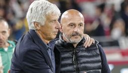 Bologna-Roma: la frecciata di Italiano, Gasperini perde la pazienza: “Basta, calmatevi”