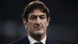 Ciro Ferrara escluso dal murale con la top 11 del Napoli: "Traditore". La replica: "Maradona m'avrebbe voluto"