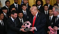 Trump, gaffe con Messi alla Casa Bianca: parla di Pelè e Ronaldo ma soprattutto della guerra in Iran