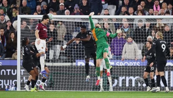 Donnarumma, altra papera e City flop: Arsenal in fuga. Tonali out, lo scorpione di Calafiori è leggenda