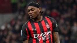 Milan, le ultime 24 ore di Leao: il viaggio all’estero, la verità su Pulisic e Allegri e la bordata di Vieri