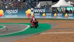 Giornataccia Marquez: Marc tradito da una gomma, cosa è successo e Alex cade nel finale, Thailandia amara