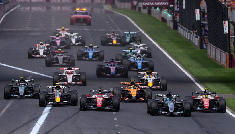 F1, il caos partenze divide Ferrari e Mercedes. L'allarme dei piloti: "Se non si cambia si rischiano grossi incidenti"