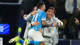 Napoli-Lecce 2-1 pagelle: Hojlund, Politano e i cambi salvano Conte. Che paura per Banda, sviene in campo