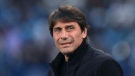 Napoli-Lecce, Conte lancia l’allarme sul futuro: “Ne parlerò con De Laurentiis”. Cosa può succedere a fine stagione