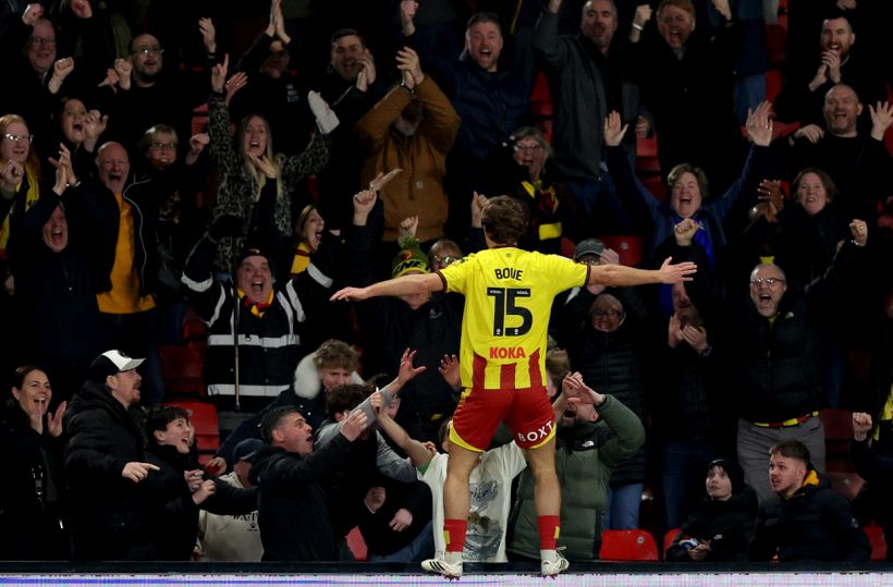 Bove, la rinascita è completa: primo gol dopo il calvario, l’abbraccio dei tifosi del Watford