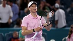 ATP Miami, Sinner soffre ma trova la chiave per superare Michelsen: il sogno Sunshine Double è ancora vivo